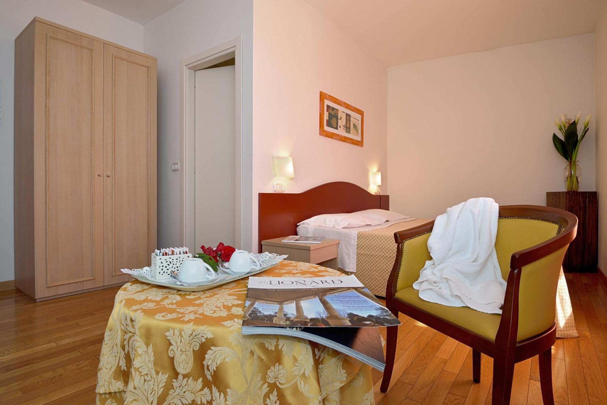 Hotel La Colonna Siena Exteriör bild