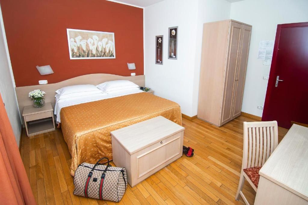 Hotel La Colonna Siena Exteriör bild