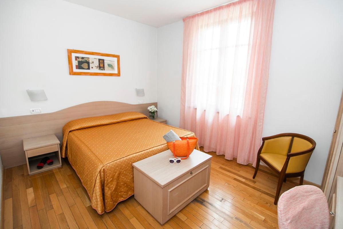 Hotel La Colonna Siena Exteriör bild
