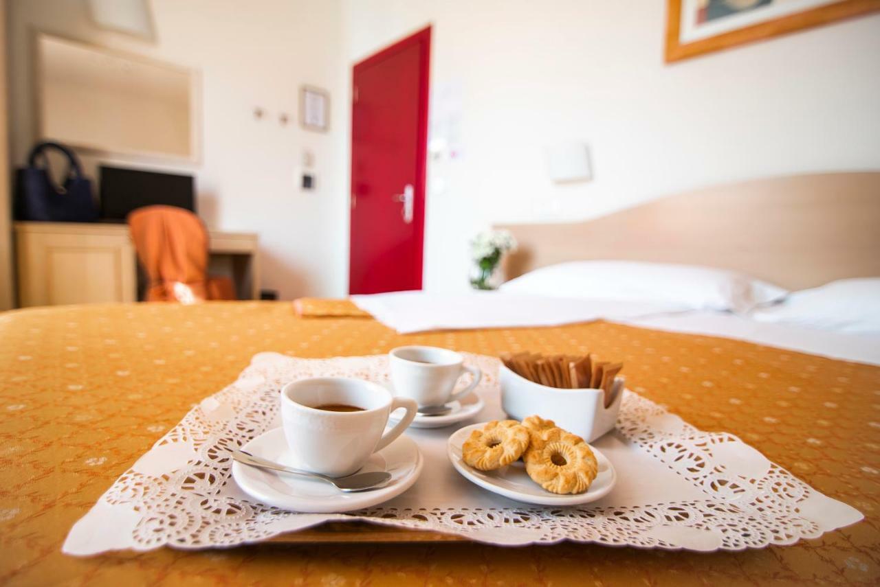 Hotel La Colonna Siena Exteriör bild